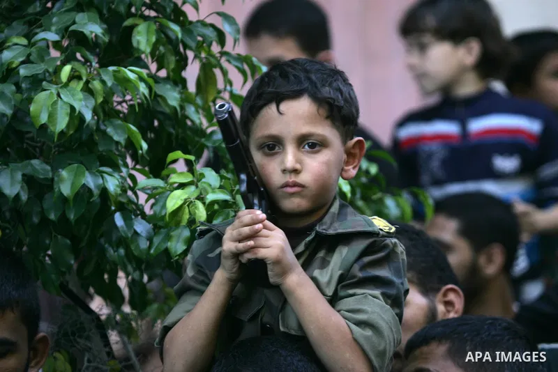 Palestinian supporters of Hamas and Islamic Jihad movements take part in an anti-Israel demonstration, in Khan Younis in the southern Gaza Strip, October 30, 2015. Since the start of October, violence that has included s...