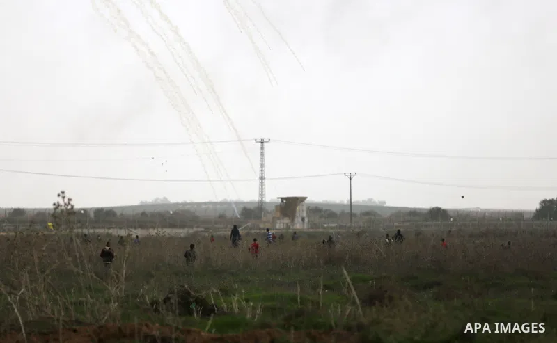 Palestinian protesters take part in clashes with Israeli security forces near the border between Israel and eastern Gaza city, November 6, 2015. The current wave of violence erupted in mid-September, fueled by rumors tha...
