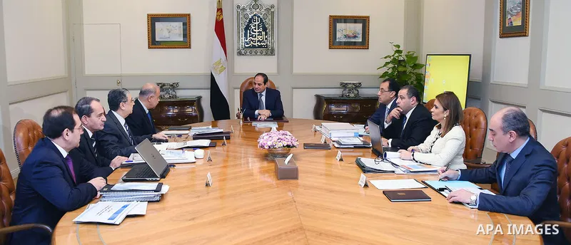 Egypt's President Abdel Fattah al-Sisi meets with members of Egyptian ministers council, in Cairo on November 26, 2015. Photo by Egyptian President Office