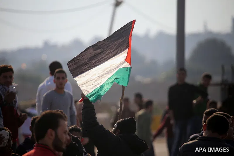 Palestinian protesters clash with Israeli security forces at the Erez crossing checkpoint in the northern Gaza Strip on Dec. 11, 2015. A Palestinian was shot dead and 12 wounded in clashes with Israeli forces on the bord...