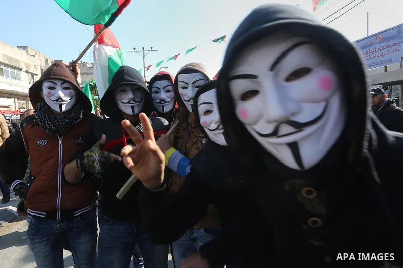Palestinians take part in a rally marking the 28th anniversary of Hamas' founding, in Gaza City December 14, 2015. Photo by Mohammed Asad