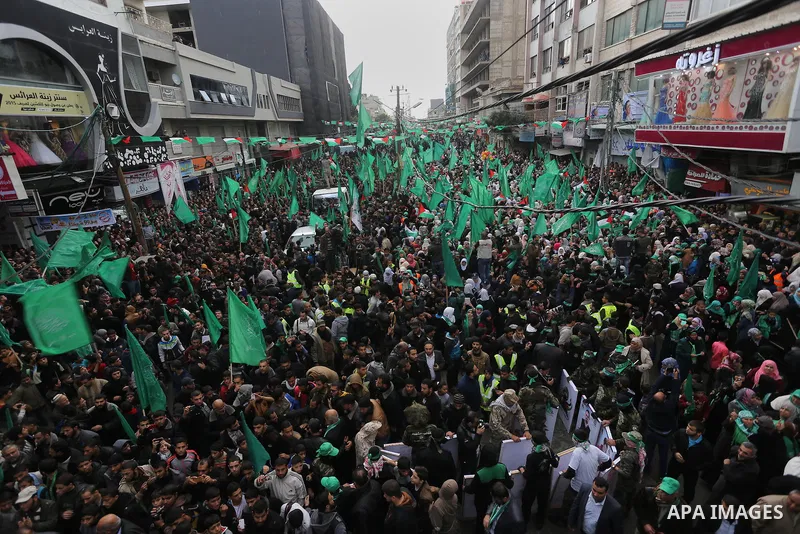 Palestinians take part in a rally marking the 28th anniversary of Hamas' founding, in Gaza City December 14, 2015. Photo by Mohammed Asad