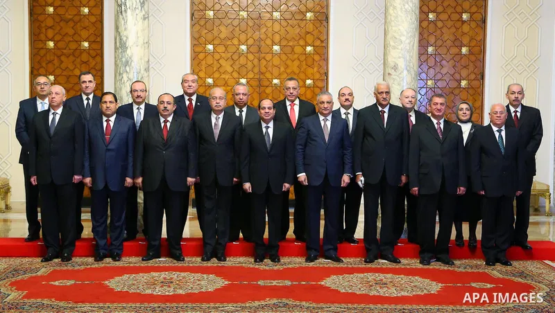Egyptian President Abdel Fattah al-Sisi meets with the new deputy cabinet ministers and Governors at the presidential palace in Cairo, Egypt, on December 26, 2015. Photo by Egyptian President Office