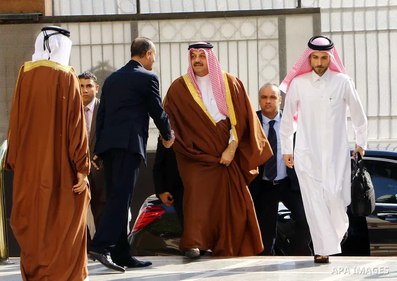 Members of Arab foreign ministers arrive for an emergency meeting of Arab foreign ministers in the Egyptian capital Cairo on January 10, 2016. Arab League chief Nabil al-Arabi accused Tehran of "provocative acts" as top...