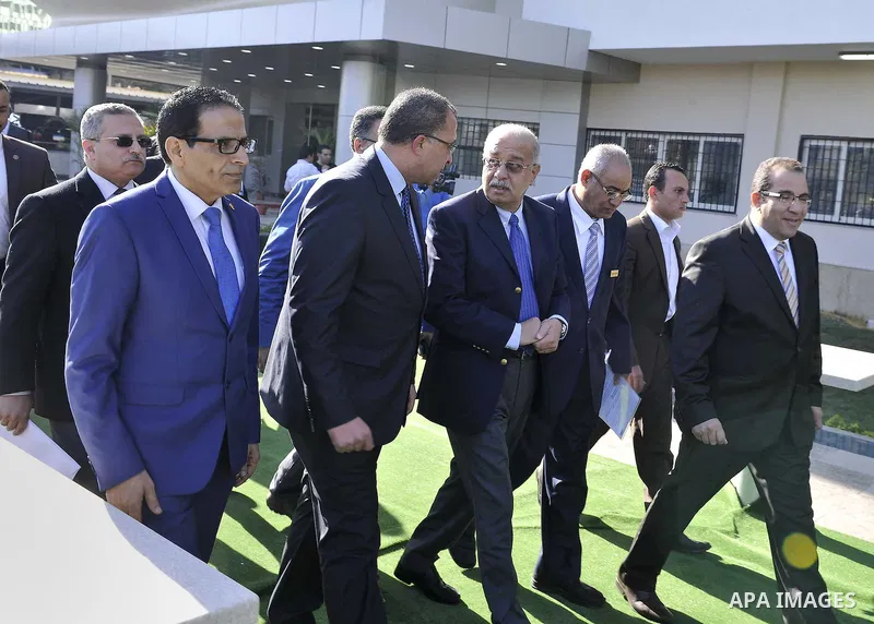 Egyptian Prime Minister, Ismail Sharif, visits the Ministry of Planning, in Cairo, Egypt, o January 16, 2016. Photo by Stringer