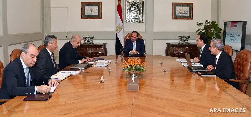 Egyptian President Abdel Fattah al-Sisi meets with Egyptian Prime minister and members of ministers in Cairo, Egypt, on Jan. 17, 2016. Photo by Egyptian President Office