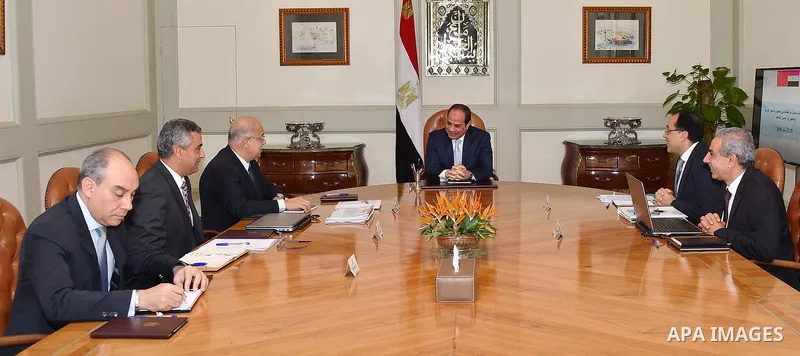 Egyptian President Abdel Fattah al-Sisi meets with Egyptian Prime minister and members of ministers in Cairo, Egypt, on Jan. 17, 2016. Photo by Egyptian President Office
