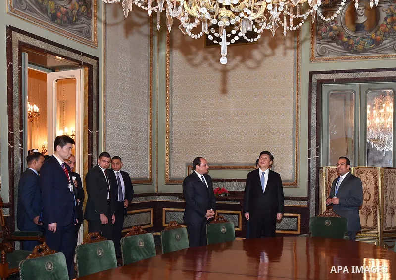 Egyptian President Abdel Fattah al-Sisi meets with Chinese President Xi Jinping, in Cairo, Egypt, January 20, 2016. Xi Jinping arrived in Cairo Wednesday for a state visit to Egypt, the second leg of his three-nation Mid...
