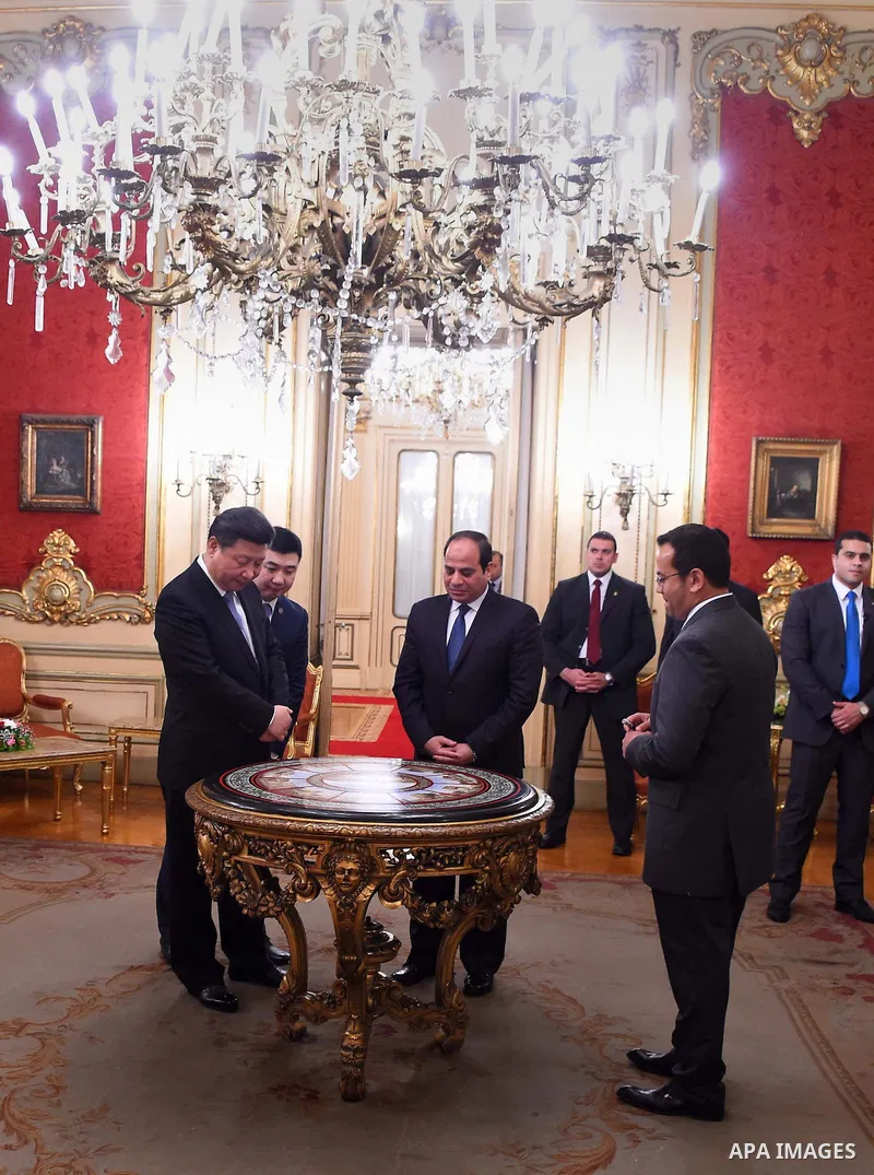 Egyptian President Abdel Fattah al-Sisi meets with Chinese President Xi Jinping, in Cairo, Egypt, January 20, 2016. Xi Jinping arrived in Cairo Wednesday for a state visit to Egypt, the second leg of his three-nation Mid...