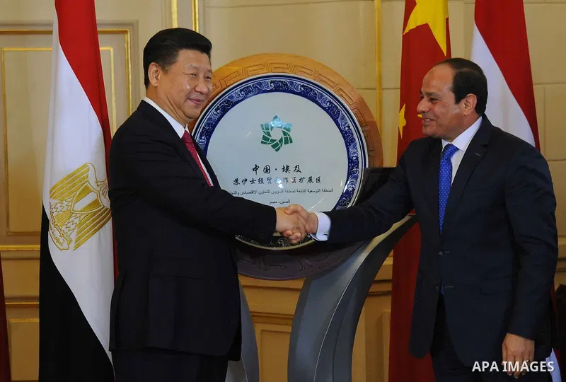 Egyptian President Abdel Fattah al-Sisi meets with Chinese President Xi Jinping at the presidential palace, in Cairo, Egypt, January 21, 2016, in this handout courtesy of the Egyptian Presidency. Photo by Egyptian Presid...