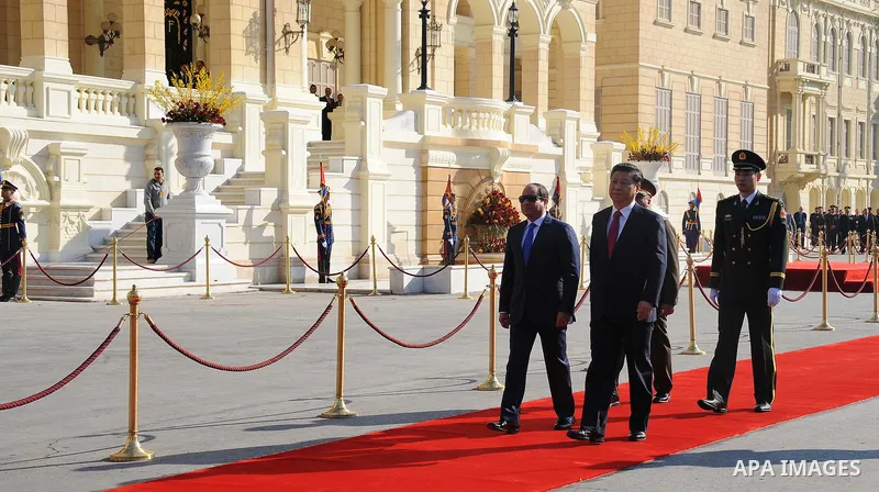 Egyptian President Abdel Fattah al-Sisi meets with Chinese President Xi Jinping at the presidential palace, in Cairo, Egypt, January 21, 2016, in this handout courtesy of the Egyptian Presidency. Photo by Egyptian Presid...