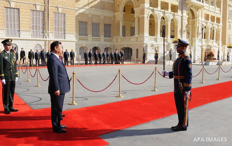 Egyptian President Abdel Fattah al-Sisi meets with Chinese President Xi Jinping at the presidential palace, in Cairo, Egypt, January 21, 2016, in this handout courtesy of the Egyptian Presidency. Photo by Egyptian Presid...