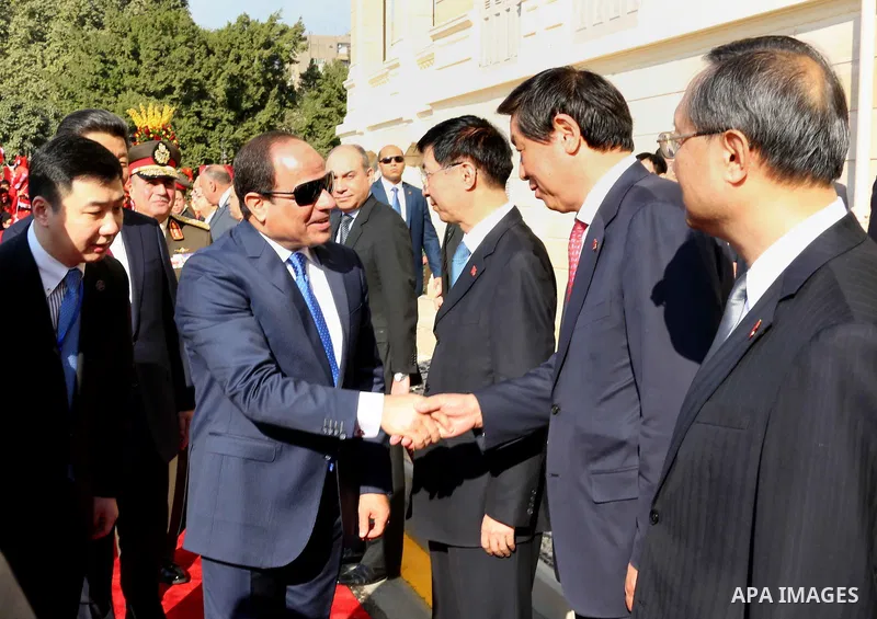 Egyptian President Abdel Fattah al-Sisi meets with Chinese President Xi Jinping at the presidential palace, in Cairo, Egypt, January 21, 2016, in this handout courtesy of the Egyptian Presidency. Photo by Egyptian Presid...