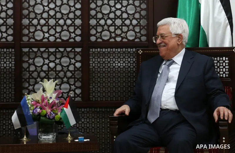 Palestinian President Mahmoud Abbas meets with Estonian Foreign Minister Marina Kaljurand in the West Bank city of Ramallah, January 24, 2016. Photo by Shadi Hatem