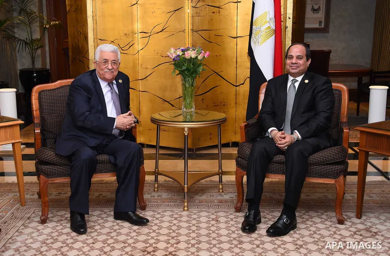 Egyptian President Abdel Fattah al-Sisi meets with Palestinian President, Mahmoud abbas, in Cairo, on January 29, 2016. Photo by Egyptian President Office