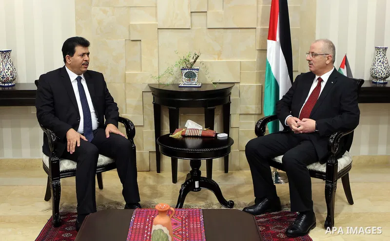 Palestinian Prime Minister, Rami Hamdallah, meets with Tunisian Ambassador, in the West Bank city of Ramallah, on February 15, 2016. Photo by Prime Minister Office