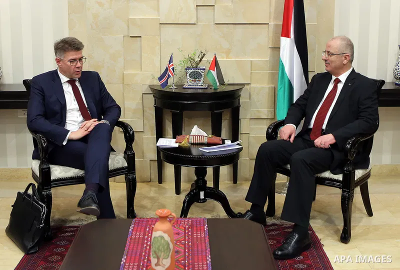 Palestinian Prime Minister Rami Hamdallah meets with Iceland's Foreign Minister Gunnar Svensson in the West Bank city of Ramallah, on Feb. 16, 2016. Photo by Prime Minister Office