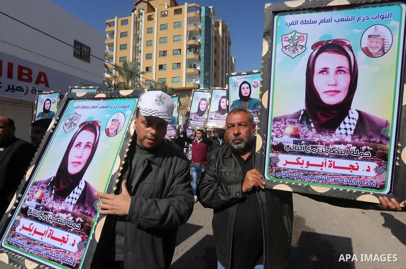 Palestinians take part in a protest demanding release the prisoners in Israeli jails, in Gaza city, on February 29, 2016. Photo by Mohammed Asad