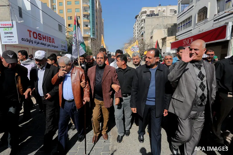 Palestinians take part in a protest demanding release the prisoners in Israeli jails, in Gaza city, on February 29, 2016. Photo by Mohammed Asad