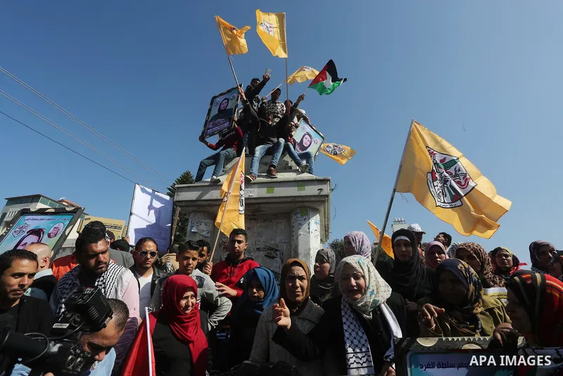 Palestinians take part in a protest demanding release the prisoners in Israeli jails, in Gaza city, on February 29, 2016. Photo by Mohammed Asad