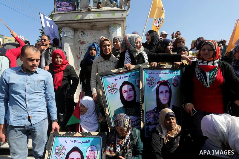 Palestinians take part in a protest demanding release the prisoners in Israeli jails, in Gaza city, on February 29, 2016. Photo by Mohammed Asad