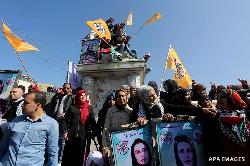 Palestinians take part in a protest demanding release the prisoners in Israeli jails, in Gaza city, on February 29, 2016. Photo by Mohammed Asad