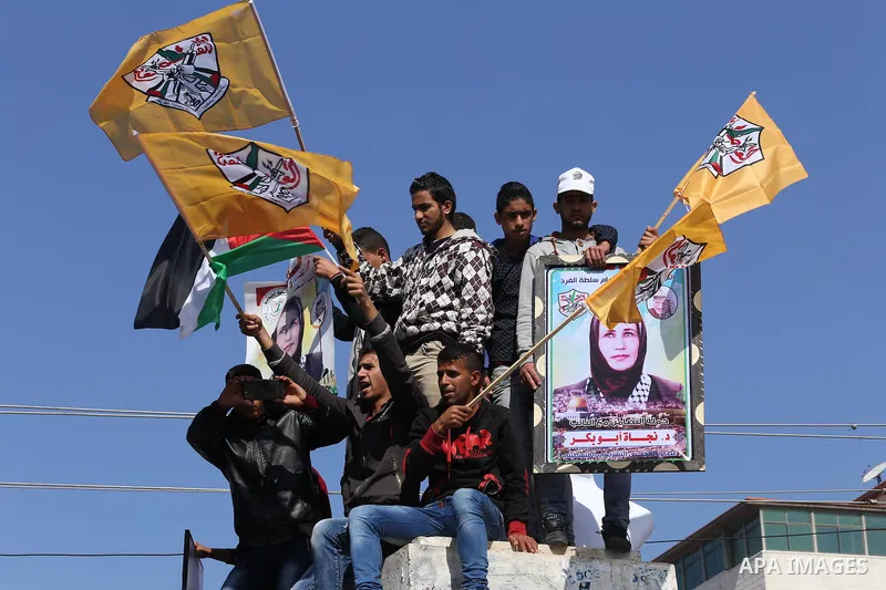 Palestinians take part in a protest demanding release the prisoners in Israeli jails, in Gaza city, on February 29, 2016. Photo by Mohammed Asad