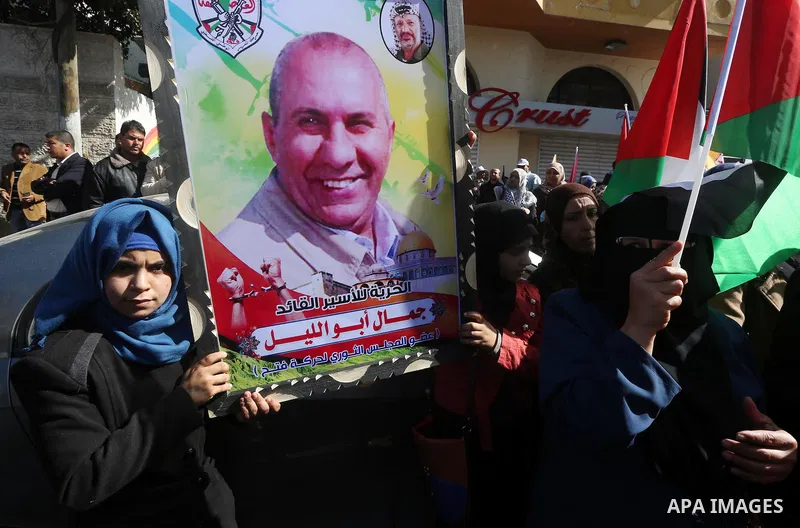 Palestinians take part in a protest demanding release the prisoners in Israeli jails, in Gaza city, on February 29, 2016. Photo by Mohammed Asad