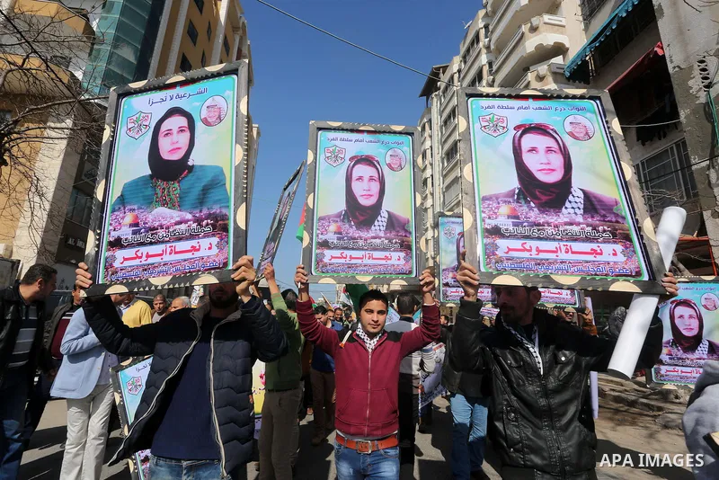 Palestinians take part in a protest demanding release the prisoners in Israeli jails, in Gaza city, on February 29, 2016. Photo by Mohammed Asad