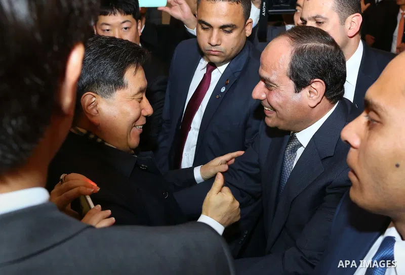 Egypt's President Abdel Fattah al-Sisi inspects an honour guard on his arrival at Seoul Airport in Seongnam City, South Korea. 02 March 2016, Egypt's President Abdel Fattah al-Sisi is in South Korea on a three-day offici...