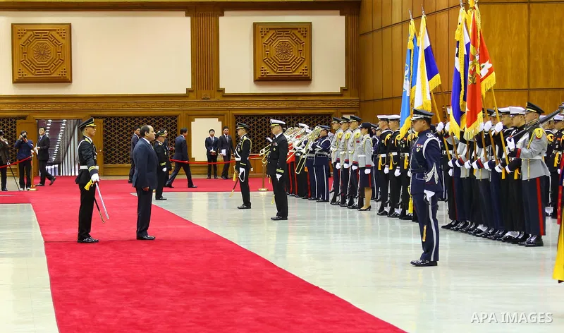 Egypt's President Abdel Fattah al-Sisi inspects an honour guard on his arrival at Seoul Airport in Seongnam City, South Korea. 02 March 2016, Egypt's President Abdel Fattah al-Sisi is in South Korea on a three-day offici...