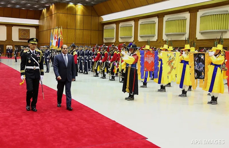 Egypt's President Abdel Fattah al-Sisi inspects an honour guard on his arrival at Seoul Airport in Seongnam City, South Korea. 02 March 2016, Egypt's President Abdel Fattah al-Sisi is in South Korea on a three-day offici...