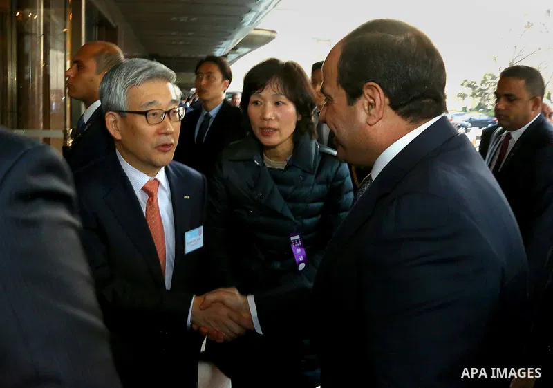 Egypt's President Abdel Fattah al-Sisi inspects an honour guard on his arrival at Seoul Airport in Seongnam City, South Korea. 02 March 2016, Egypt's President Abdel Fattah al-Sisi is in South Korea on a three-day offici...