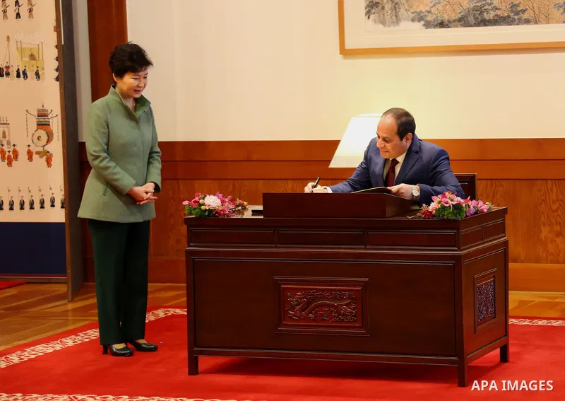 Egypt's President Abdel Fattah al-Sisi meets with South Korean President Park Geun-Hye at the presidential house in Seoul, South Korea, 03 March 2016. Egypt's President Abdel Fattah al-Sisi is in South Korea on a three-d...