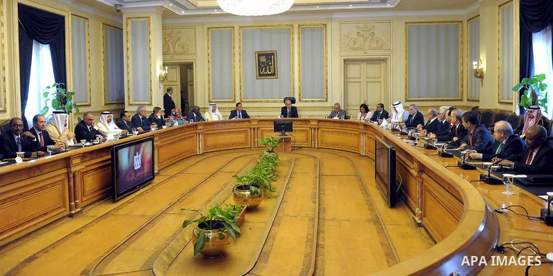 Egyptian Prime Minister Sharif Ismail meets with Arab's health ministers in Cairo, Egypt on March 03, 2016. Photo by Sranger