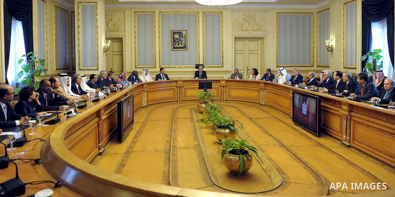 Egyptian Prime Minister Sharif Ismail meets with Arab's health ministers in Cairo, Egypt on March 03, 2016. Photo by Sranger