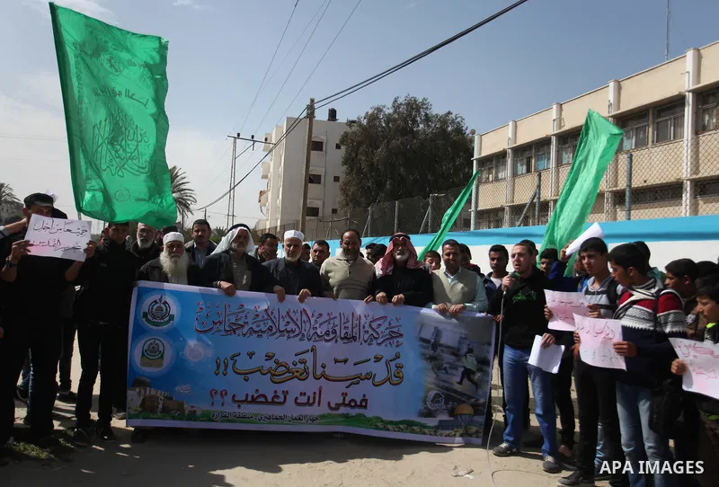 Palestinians take part during a protest to show solidarity with Al-Aqsa mosque and Palestinians in the West Bank occupied, in khan Younis in the southern Gaza strip on March 9, 2016. Photo by Ramadan El-agha