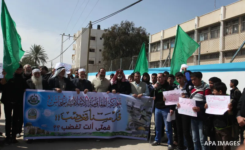 Palestinians take part during a protest to show solidarity with Al-Aqsa mosque and Palestinians in the West Bank occupied, in khan Younis in the southern Gaza strip on March 9, 2016. Photo by Ramadan El-agha
