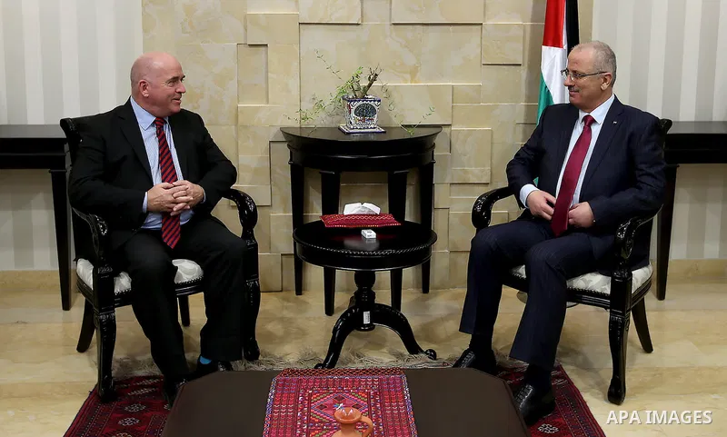 Palestinian Prime, Rami Hamadallah, meets with the delegations of parliamentarians from Denmark, in the West bank city of Ramallah, on March 9, 2016. Photo by Prime Minister Office