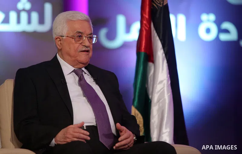 Palestinian President Mahmoud Abbas attends a meeting to announce fundraising campaign for Khaled Hassan Cancer hospital in the West Bank city of Ramallah on March 11, 2016. Photo by Shadi Hatem