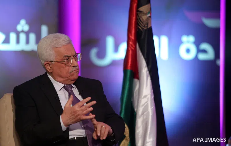 Palestinian President Mahmoud Abbas attends a meeting to announce fundraising campaign for Khaled Hassan Cancer hospital in the West Bank city of Ramallah on March 11, 2016. Photo by Shadi Hatem