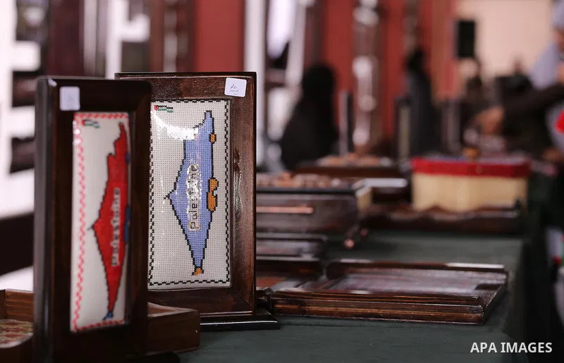 Palestinian Female Prisoners take part in an exhibition of art works and handicrafts products organized by the Ministry of Interior, in Gaza city on March 12, 2016. Photo by Mohammed Asad
