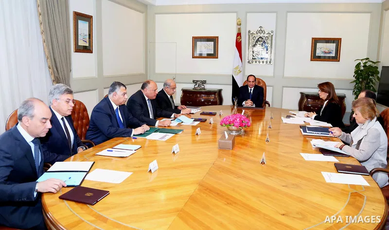 Egyptian President Abdel Fattah al-Sisi meets with Egyptian Prime Minister Sharif Ismail in Cairo, Egypt on March 21, 2016. Photo by Egyptian President Office