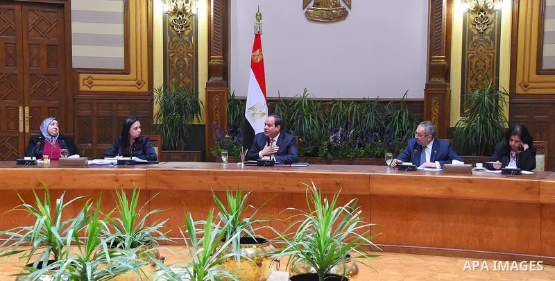 Egyptian President Abdel-Fattah al-Sisi meets with Members of the National Council for Women, in Cairo, capital of Egypt, March 28, 2016. Photo by Egyptian President Office