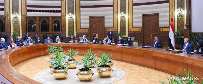 Egyptian President Abdel-Fattah al-Sisi meets with Members of the National Council for Women, in Cairo, capital of Egypt, March 28, 2016. Photo by Egyptian President Office