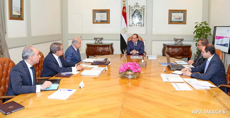 Egyptian President Abdel Fattah al-sisi meets with Egyptian Prime Minister Sharif Ismail in Cairo, Egypt on March 31, 2016. Photo by Egyptian President Office