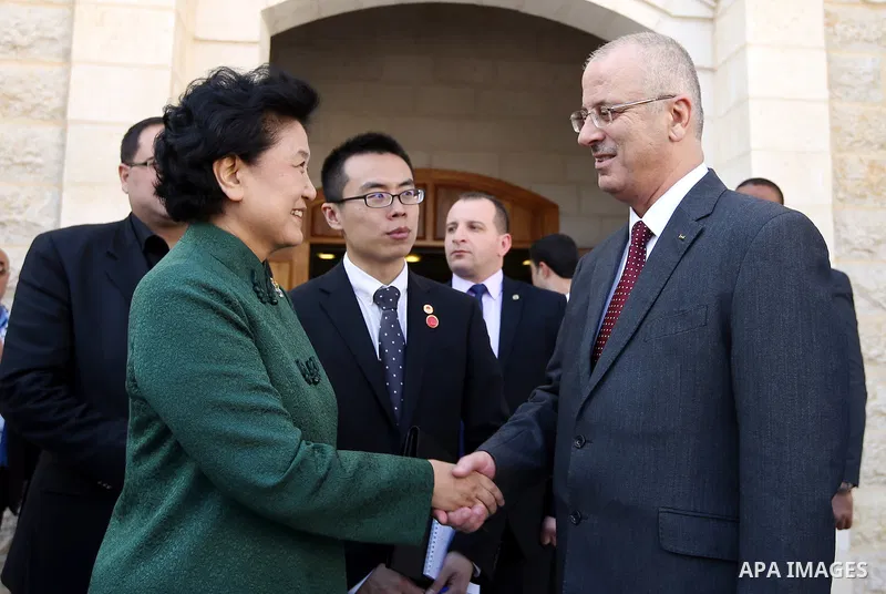 Palestinian Prime Minister Rami Hamdallah meets with Chinese Vice Premier Liu Yandong in the West Bank city of Ramallah March 31, 2016. Photo by Prime Minister Office