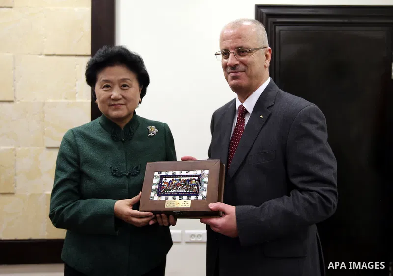 Palestinian Prime Minister Rami Hamdallah meets with Chinese Vice Premier Liu Yandong in the West Bank city of Ramallah March 31, 2016. Photo by Prime Minister Office