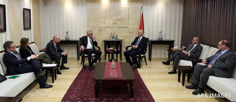 Palestinian Prime Minister, Rami Hamdallah, meets with Norwegian envoy for the peace process in the Middle East Tour Vinland, in the West Bank city of Ramallah, on April 3, 2016. Photo by Prime Minister Office