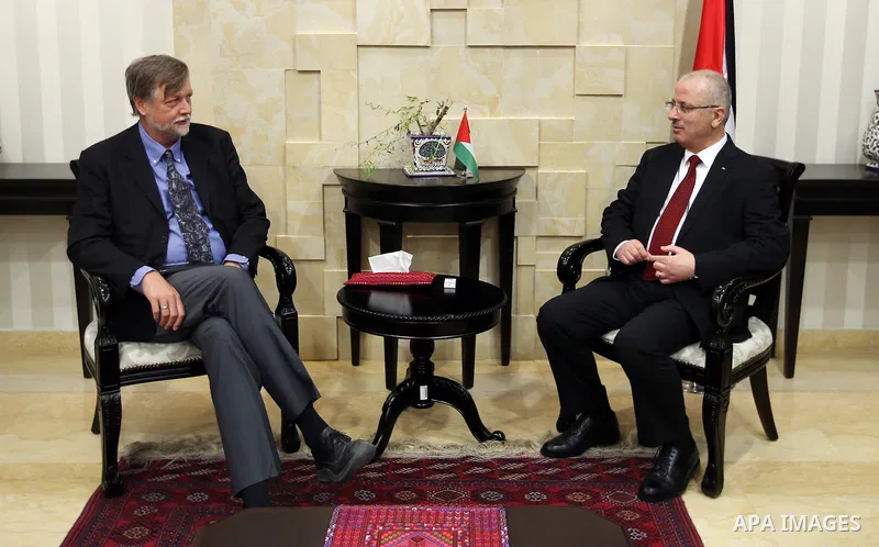 Palestinian Prime Minister Rami Hamdallah meets with World Bank representative in Palestine Sting Jensen in the West Bank city of Ramallah on April 04, 2016. Photo by Prime Minister Office